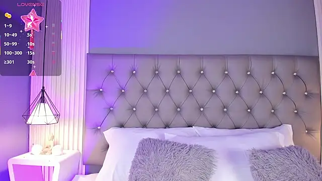 Snapshot of LunaBloomn chatting on 02.21.26 LunaBloomn online show from 02.21.26