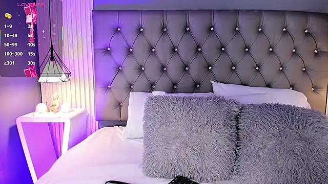 LunaBloomn online show from 03.10.26