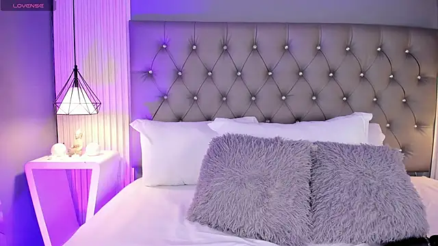 LunaBloomn online show from 03.11.26