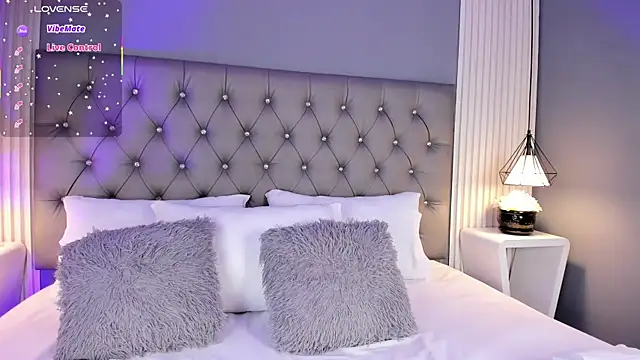 LunaBloomn online show from 03.31.26