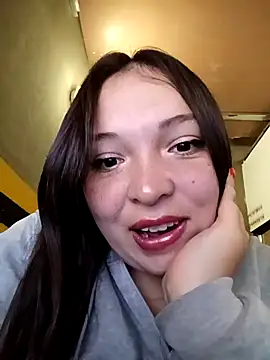 Snapshot of Lunna_azul chatting on 10.16.25 Lunna azul online show from 10.16.25