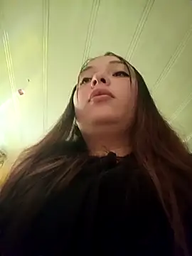 Snapshot of Lunna_azul chatting on 10.25.25 Lunna azul online show from 10.25.25