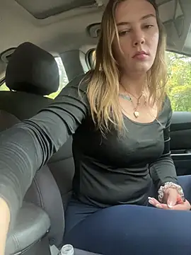 AllesandraLove online show from 10.31.25