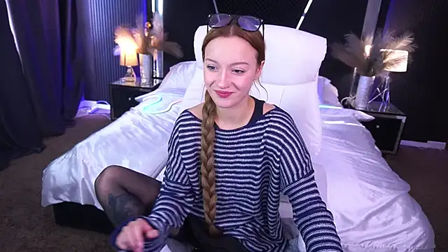 FoxyMayy online show from 10.18.25