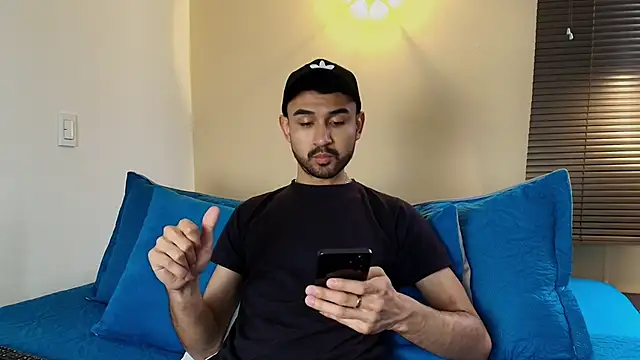 Axel Moon S online show from 10.14.25