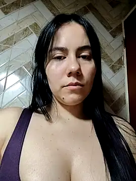 Snapshot of valen-sexx chatting on 11.15.25 valen-sexx online show from 11.15.25