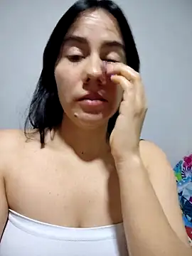 Snapshot of valen-sexx chatting on 11.21.25 valen-sexx online show from 11.21.25