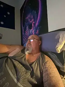 Snapshot of creampieeater1872 chatting on 11.14.25 creampieeater1872 online show from 11.14.25