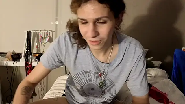 cuddlyavenue online show from 11.06.25