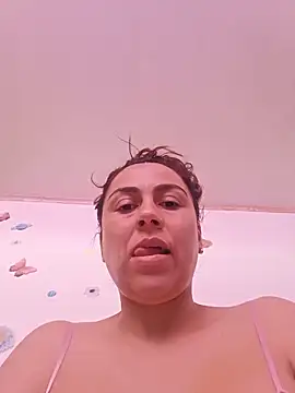 Snapshot of vanessa-titisM chatting on 06.04.26 vanessa-titisM online show from 06.04.26