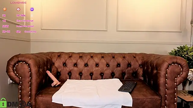 ArielBlossom    online show from 09.13.25