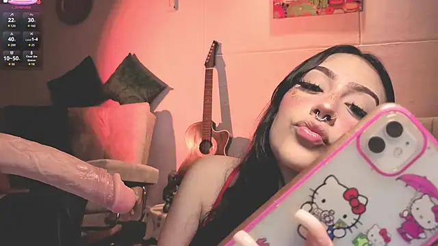 Snapshot of ashlynnlowe_ chatting on 09.20.25 ashlynnlowe  online show from 09.20.25