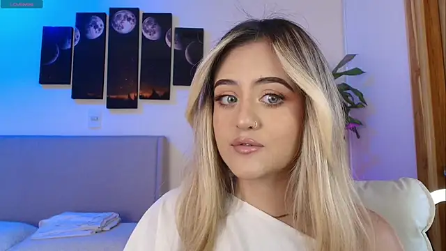 MaryMoon  online show from 03.22.26