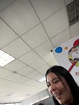 IrisDuvall online show from 04.22.26