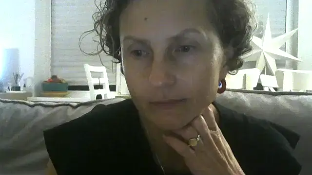 Snapshot of Sylira chatting on 07.18.26 Sylira online show from 07.18.26