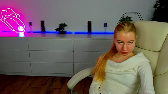 Alina Blonde online show from 11.18.25