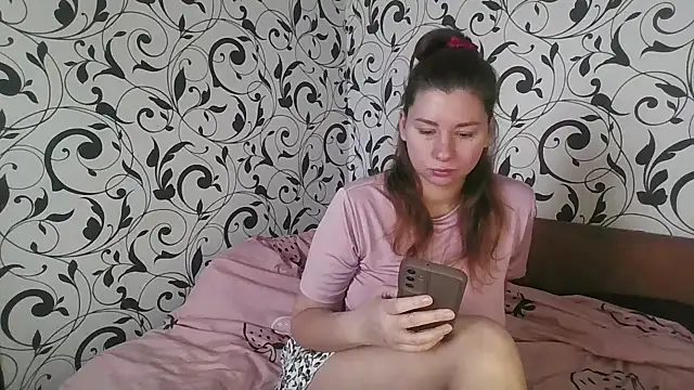 YourEmilie online show from 11.05.25