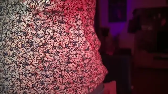 Snapshot of BikiHellena chatting on 10.28.25 BikiHellena online show from 10.28.25