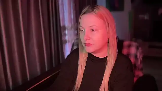 BikiHellena online show from 11.02.25