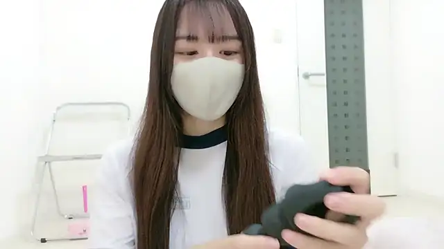  Mia land  online show from 11.22.25