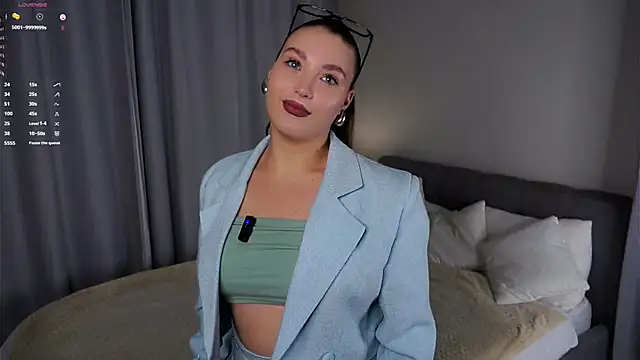 KristynSchwerin online show from 09.17.25