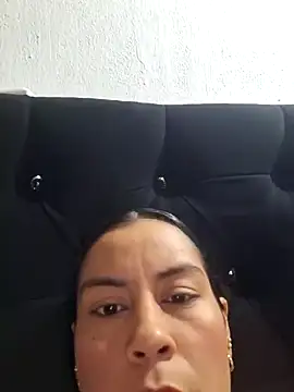 Chloe y Dante online show from 10.20.25