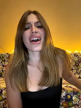 Elizabeth Tay online show from 09.28.25