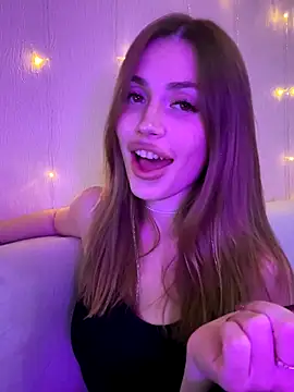 Elizabeth Tay online show from 11.08.25