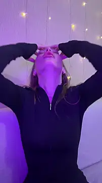 Elizabeth Tay online show from 12.16.25