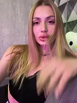 Elizabeth Tay online show from 05.27.26