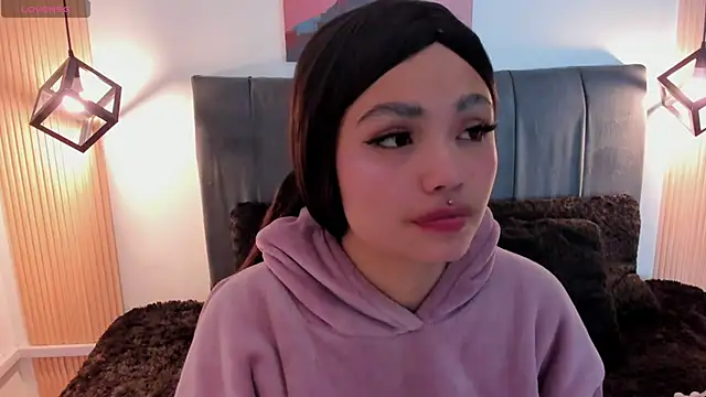 Evaa rosee  online show from 10.01.25