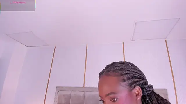 DakotaWangi online show from 02.16.26