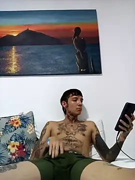 Snapshot of LaParKa31 chatting on 10.25.25 LaParKa31 online show from 10.25.25