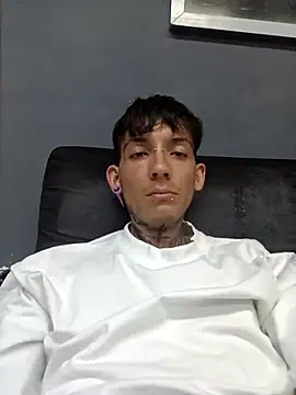 Snapshot of LaParKa31 chatting on 11.10.25 LaParKa31 online show from 11.10.25