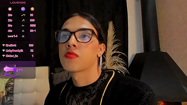 Snapshot of Almaazz chatting on 06.21.26 Almaazz online show from 06.21.26