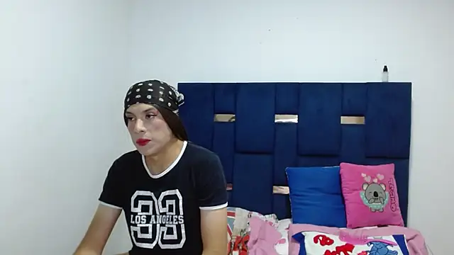 PinkLuna LolaBloom online show from 04.05.26