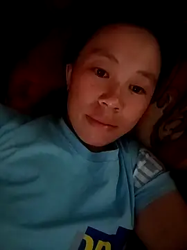 Snapshot of lyuyenkk chatting on 09.18.25 lyuyenkk online show from 09.18.25