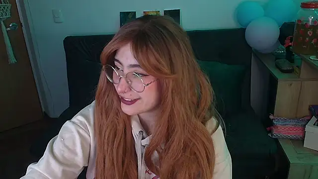 Miacatsito3 online show from 11.25.25