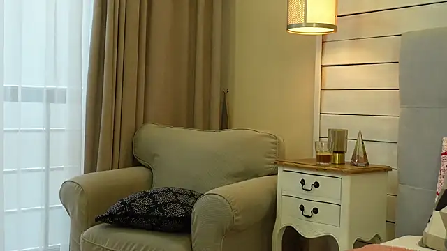 Snapshot of MyaMuse chatting on 11.11.25 MyaMuse online show from 11.11.25