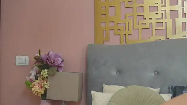 Snapshot of MyaMuse chatting on 12.05.25 MyaMuse online show from 12.05.25