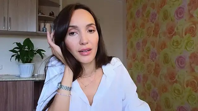 Lillian-Clark online show from 10.11.25