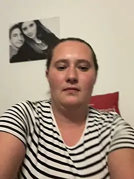 Snapshot of CurvySabrina chatting on 09.15.25 CurvySabrina online show from 09.15.25