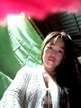 Snapshot of Vuong_x chatting on 09.27.25 Vuong x online show from 09.27.25