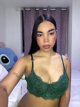 Snapshot of karolaalcendra chatting on 02.13.26 karolaalcendra online show from 02.13.26