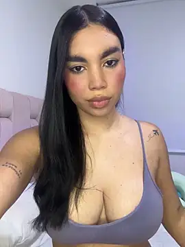 Snapshot of karolaalcendra chatting on 02.25.26 karolaalcendra online show from 02.25.26