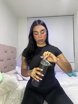 Snapshot of karolaalcendra chatting on 03.01.26 karolaalcendra online show from 03.01.26