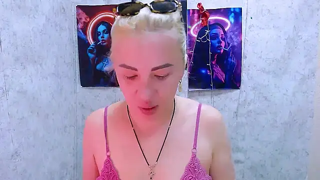 EmmaCat  online show from 03.17.26