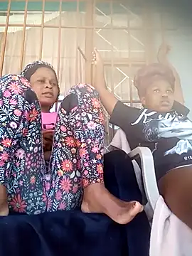 BlondieBitch online show from 10.28.25