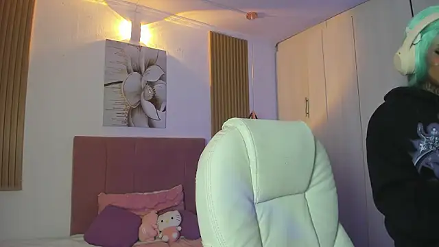 KoraRousee online show from 10.02.25