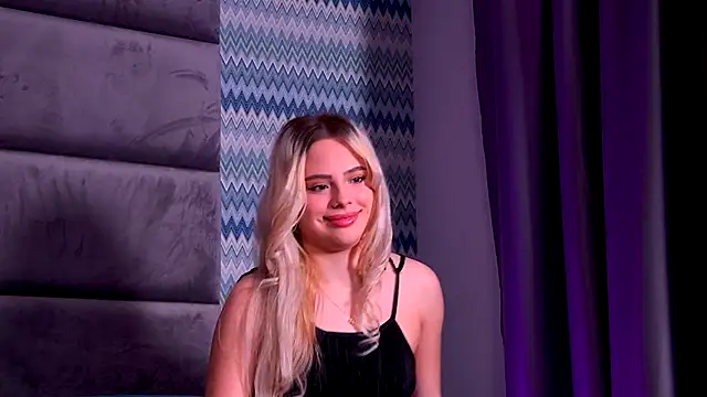 YssabelFox online show from 12.18.25